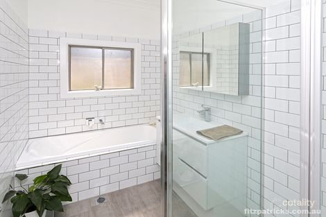 Property photo of 15 Heydon Avenue Turvey Park NSW 2650