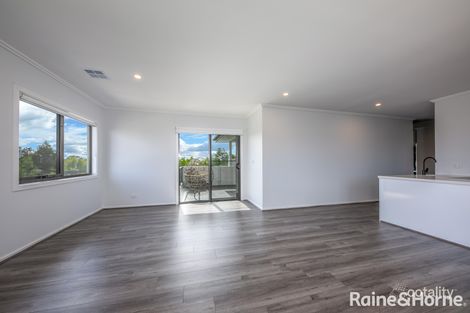 Property photo of 37 Cotton Circuit Gisborne VIC 3437