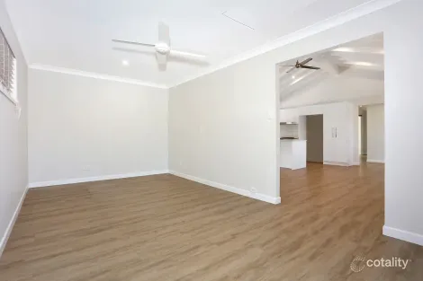 Property photo of 17 Murev Way Carrara QLD 4211