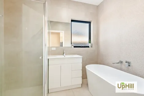 Property photo of 19 Merlot Way Clyde North VIC 3978