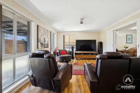 Property photo of 6 Selkirk Drive Boronia Heights QLD 4124