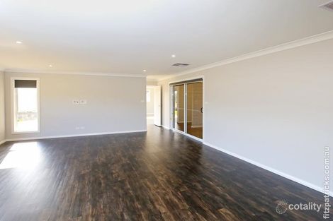 Property photo of 1/33 Sturrock Drive Boorooma NSW 2650