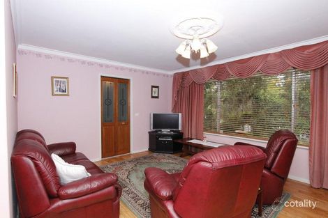 17 Hunter Dr, Lesmurdie, WA 6076