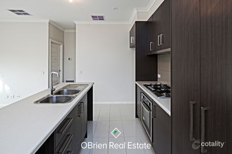 Property photo of 4 Jeffrey Street Hampton Park VIC 3976