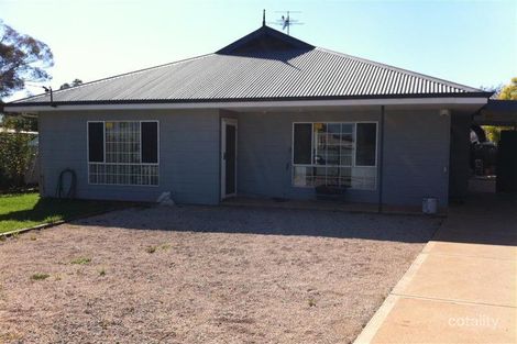 11 York St, Boulder, WA 6432