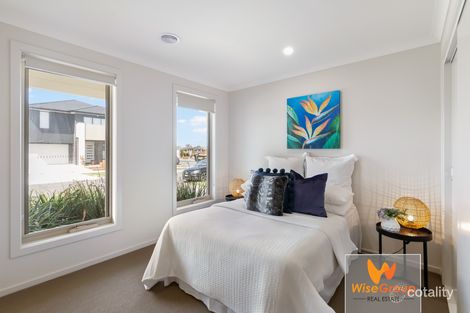 Property photo of 27 Australorp Drive Clyde North VIC 3978