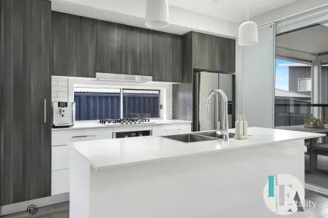 Property photo of 61A Saddleback Crescent Stream Hill NSW 2526