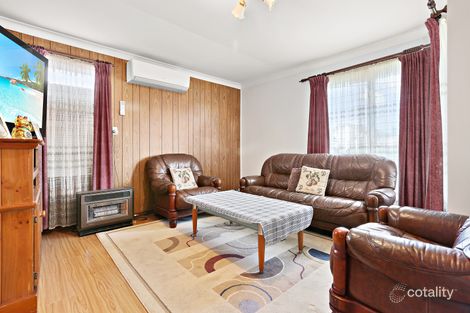 Property photo of 18 Galong Crescent Koonawarra NSW 2530