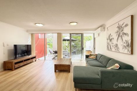 9/13-23 Bright Ave, Labrador, QLD 4215