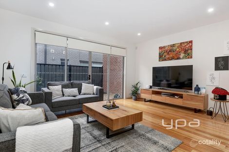 Property photo of 33 Strident Road Craigieburn VIC 3064