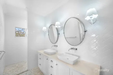 Property photo of 10 Kurwongbah Street Boyne Island QLD 4680