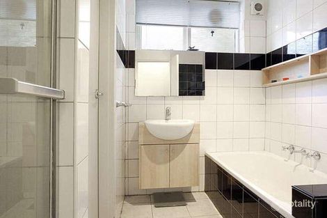 Property photo of 5/5 Rosedale Avenue Glen Huntly VIC 3163