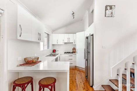 Property photo of 9 Lawrence Avenue Mount Warrigal NSW 2528