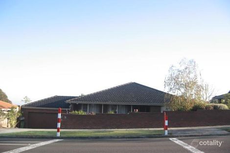 9 Daniel Solander Dr, Endeavour Hills, VIC 3802