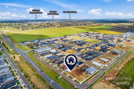 Property photo of 17 Pippen Loop Deanside VIC 3336