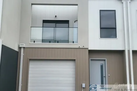 Property photo of 32 Limestone Drive Berwick VIC 3806