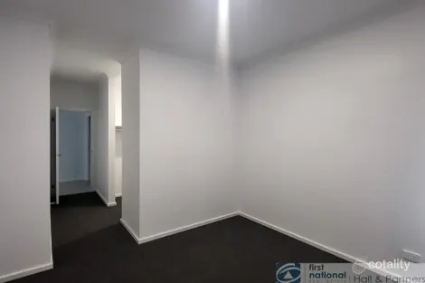 Property photo of 32 Limestone Drive Berwick VIC 3806