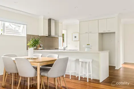 Property photo of 11 Equinox Street Taringa QLD 4068