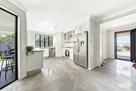 Property photo of 14 Bells Court Rosslyn QLD 4703