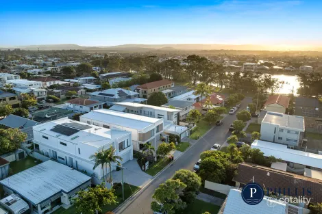 20b Mallard Ave, Paradise Point, QLD 4216