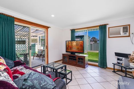 Property photo of 8 Bronwyn Close Thornton NSW 2322