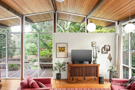 Property photo of 4 Caerleon Court Eaglemont VIC 3084