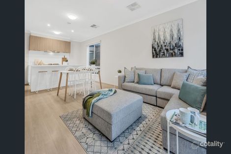 Property photo of 8 Featherwood Crescent Craigieburn VIC 3064