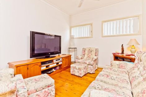 Property photo of 122 Kincumber Crescent Davistown NSW 2251