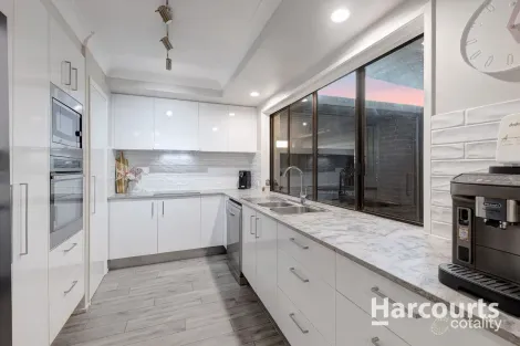 Property photo of 7 Relesah Drive Petrie QLD 4502