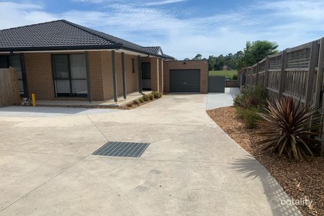 2/215 Outlook Dr, Dandenong North, VIC 3175