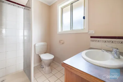 Property photo of 33 Golden Way Hillside VIC 3037