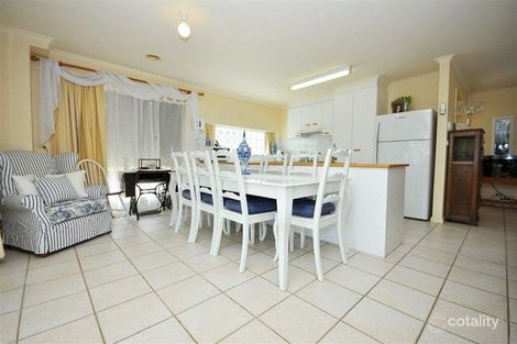Property photo of 11 The Ridge Roxburgh Park VIC 3064