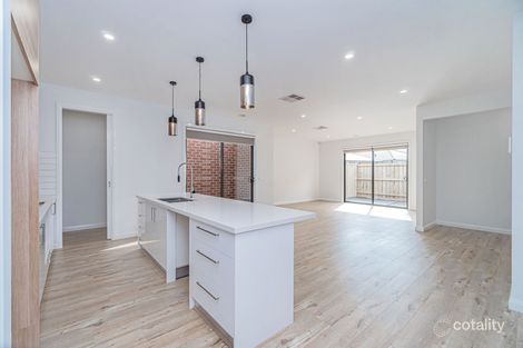 Property photo of 4 Potter Circuit Mickleham VIC 3064