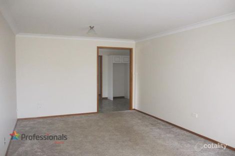 Property photo of 1 Herbert Close Bomaderry NSW 2541