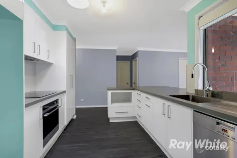 Property photo of 14 Chateau Crescent St Clair NSW 2759