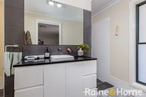 Property photo of 28 Argyle Avenue Dubbo NSW 2830