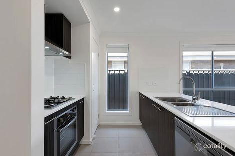 5 Bernhard St, Munno Para West, SA 5115