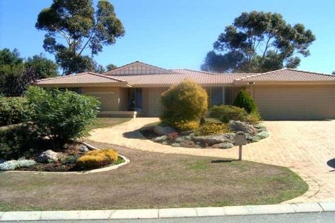 8 Quinault Loop, Joondalup, WA 6027