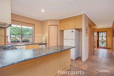 Property photo of 10 Mitchell Close Pakenham VIC 3810
