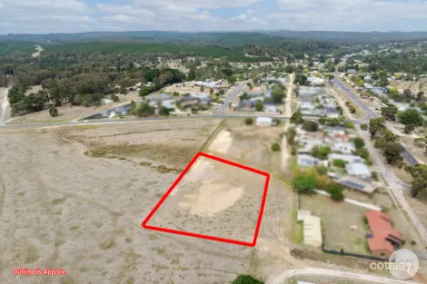 2 Broomfield Rd, Creswick, VIC 3363