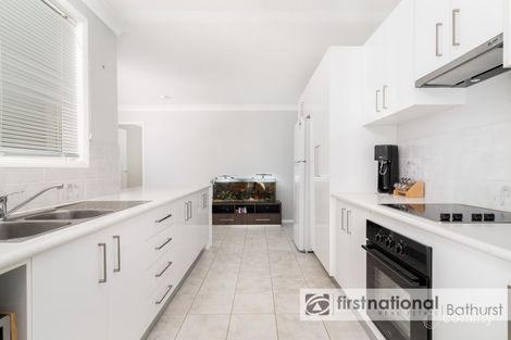 Property photo of 6 Elm Place Kelso NSW 2795