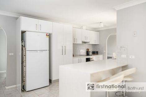 Property photo of 6 Elm Place Kelso NSW 2795