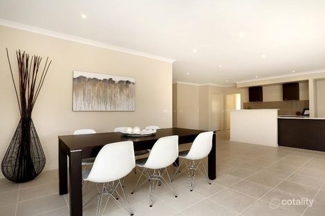 Property photo of 2 Mara Court Taylors Lakes VIC 3038