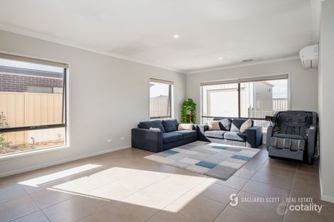 Property photo of 14 Pertobe Drive Kialla VIC 3631