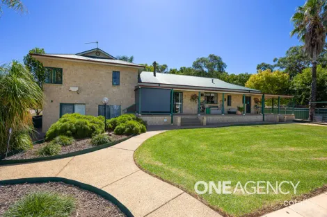 Property photo of 18 Kyeamba Avenue Lake Albert NSW 2650