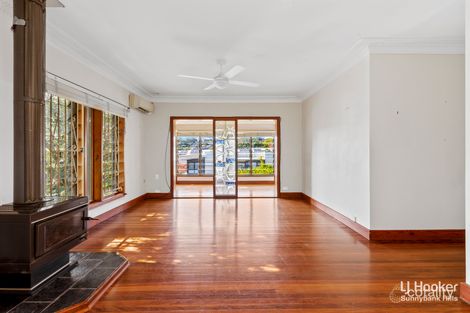Property photo of 11 Pitcairn Street Mount Gravatt QLD 4122