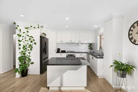 Property photo of 17 Arkley Drive Greenvale VIC 3059