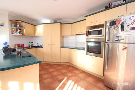 Property photo of 32 Mapleton Crescent Forest Lake QLD 4078