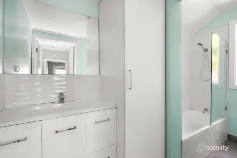 Property photo of 21 Swallow Crescent Norlane VIC 3214