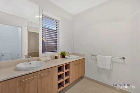 Property photo of 22 Carmichael Drive Wollert VIC 3750